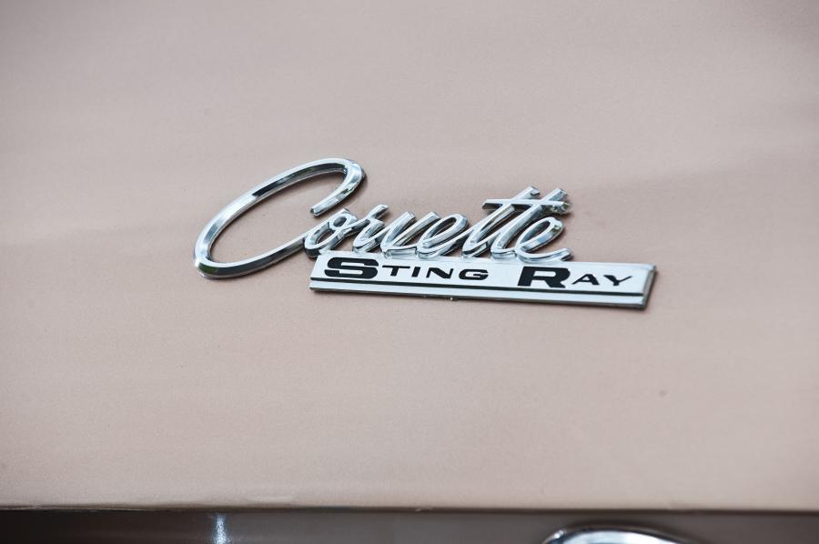 Chevrolet Corvette Stingray Convertible 1964 года  (фото 14 из 22)